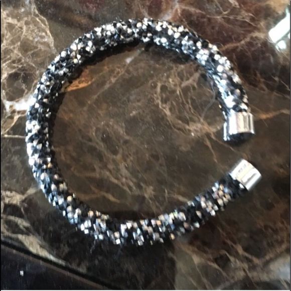 BLACK ICICLE Necklace with 2 Bracelets! - Picture 8 of 9